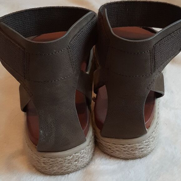 MIA Olive / Army Green Sandals - Picture 11 of 11